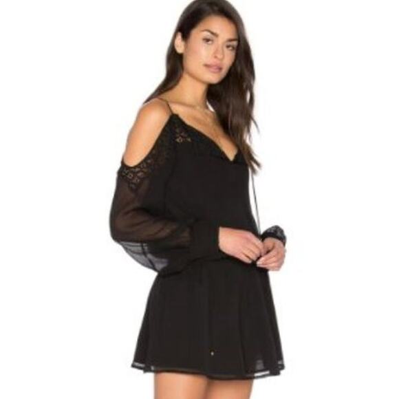 New Revolve CHLOE OLIVER Milano Black Cold Shoulder Mini Dress Blouson - Picture 1 of 8